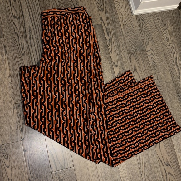 Stylish Black and Orange monogram Patterned women Pants - Picture 16 of 17